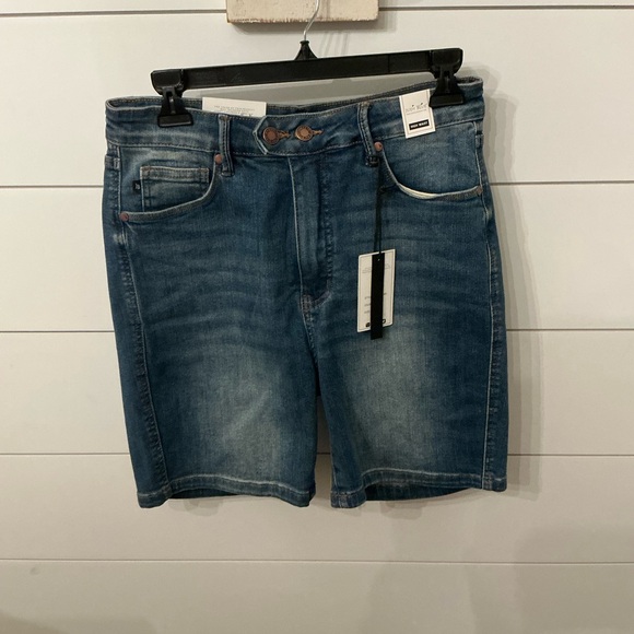 NWT high rise Judy Blue size large women’s denim shorts (longer inseam) - Picture 5 of 6